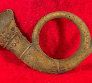 Federal Infantry "Hunting Horn" Hat Insignia with Display Case