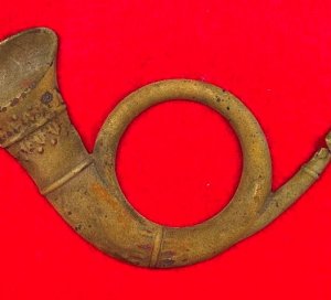 Federal Infantry "Hunting Horn" Hat Insignia with Display Case