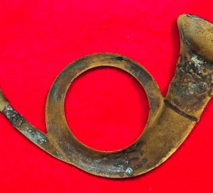 Federal Infantry "Hunting Horn" Hat Insignia with Display Case