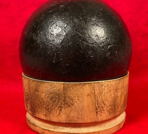 12 Pounder Solid Shot Cannonball with Repro Wood Sabot +++ Peter George Collection +++