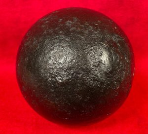 12 Pounder Solid Shot Cannonball with Repro Wood Sabot +++ Peter George Collection +++