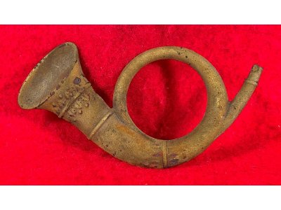 Federal Infantry "Hunting Horn" Hat Insignia with Display Case