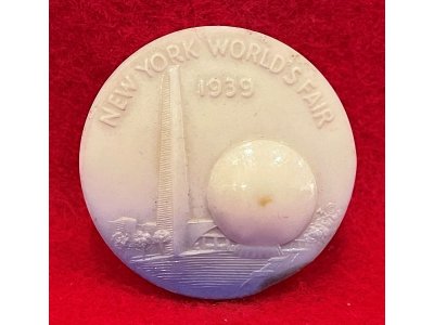 1939 New York World's Fair Plastic Disc