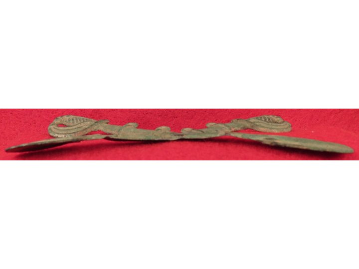 Cavalry Crossed Sabers Hat Insignia
