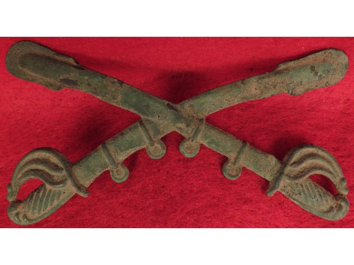 Cavalry Crossed Sabers Hat Insignia